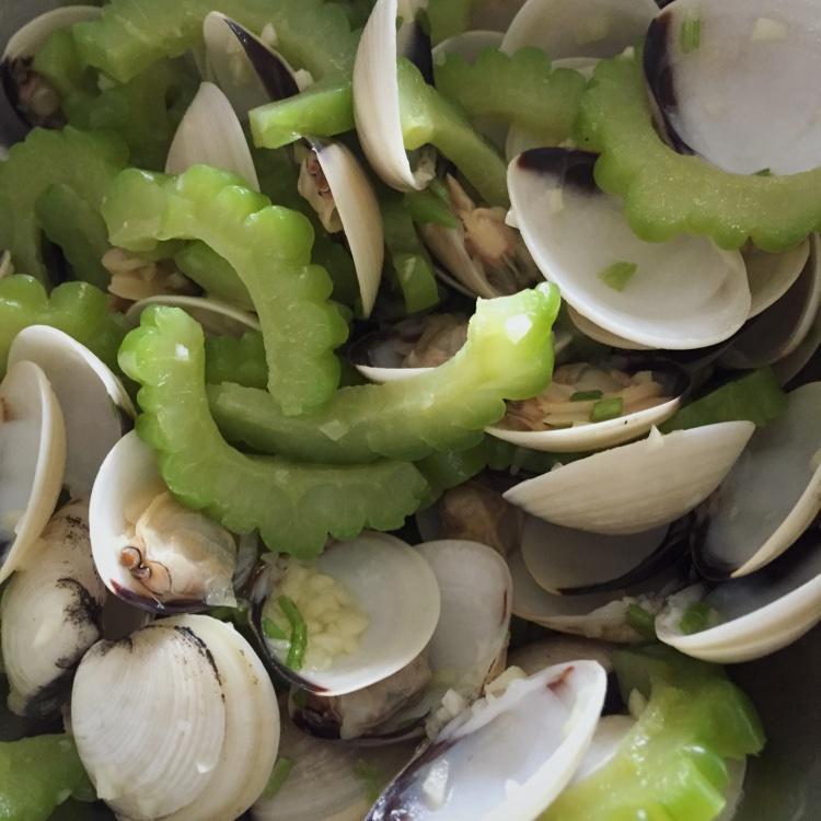 凉拌苦瓜白贝的做法