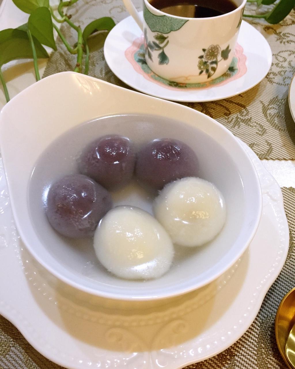 早茶时光兰做的双色汤圆