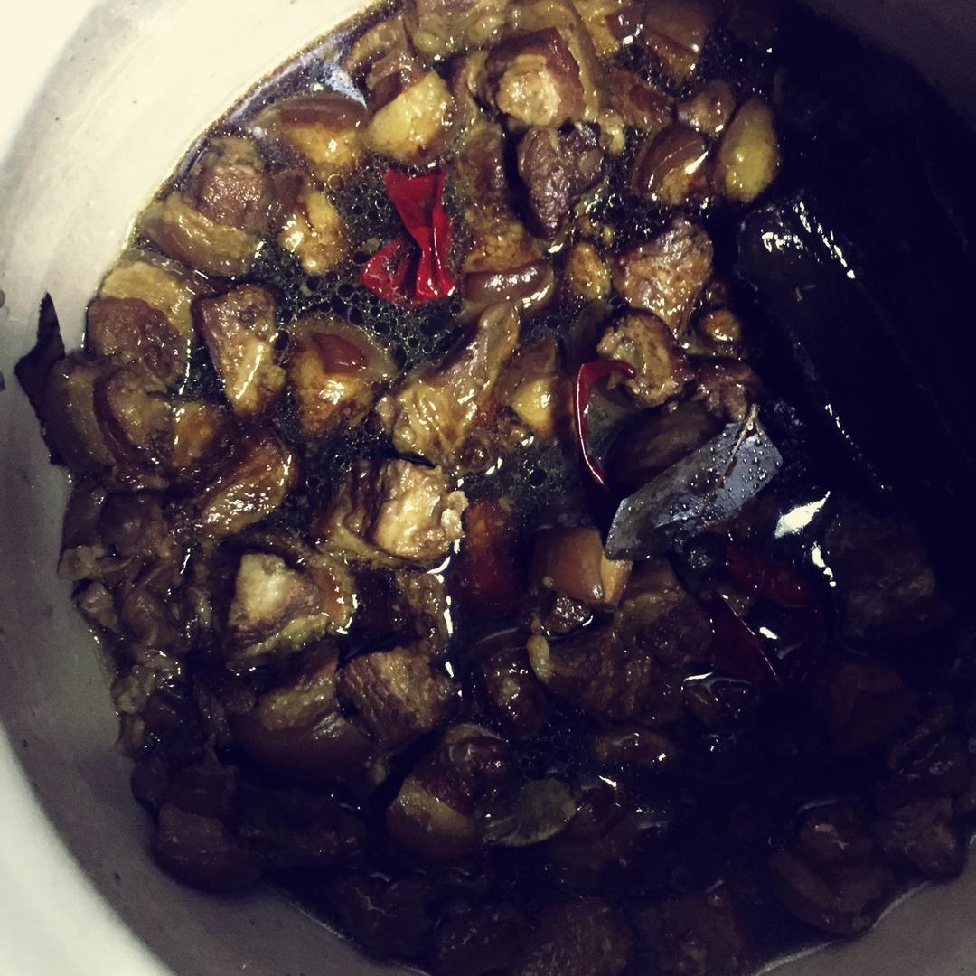 酱油卤肉(酱油熬糖法)