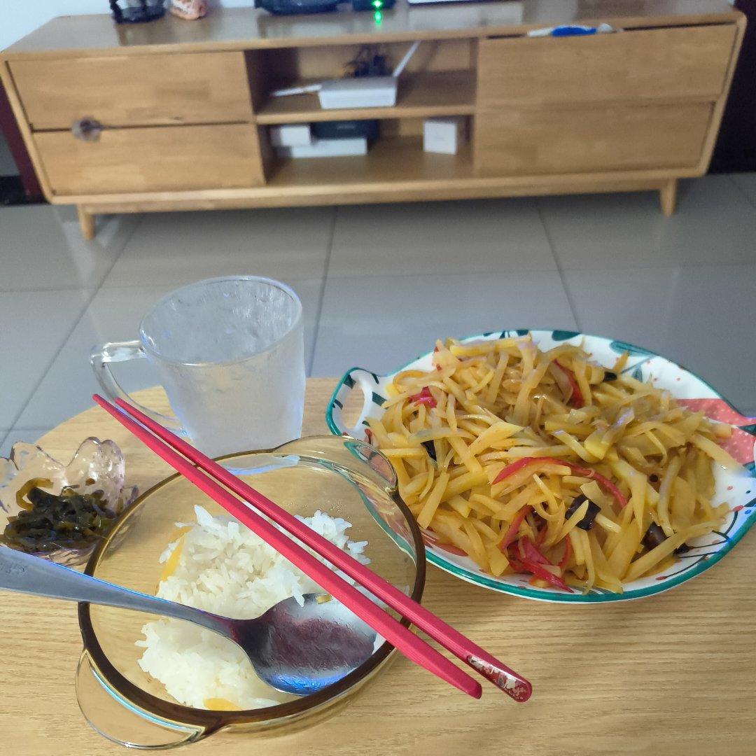 酸辣土豆丝的家常做法 超级下饭