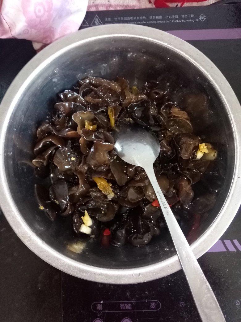 凉拌黑木耳