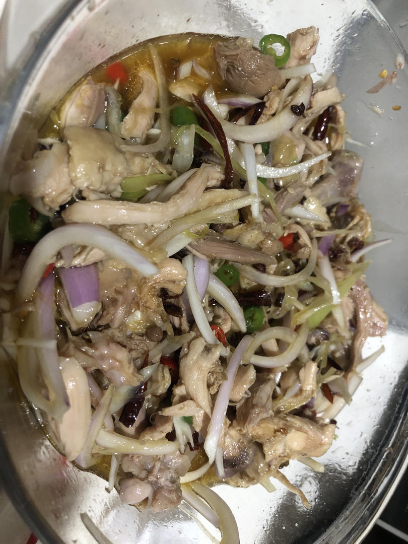 椒麻鸡（最正宗新疆做法，附赠鸡肉鲜香鸡皮Q弹的秘密）