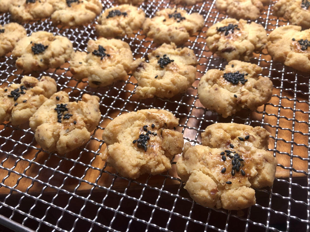 轻轻一按就碎掉的原味桃酥（不输猪油版）