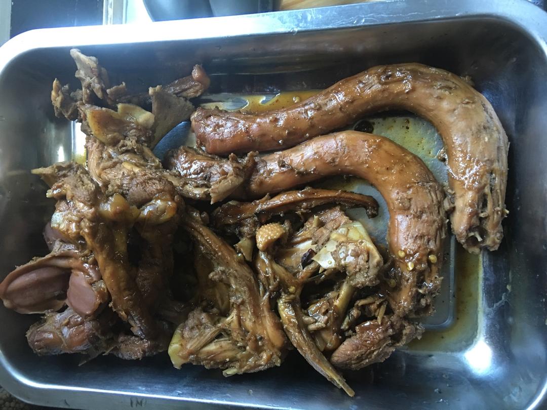 红卤鸭脖