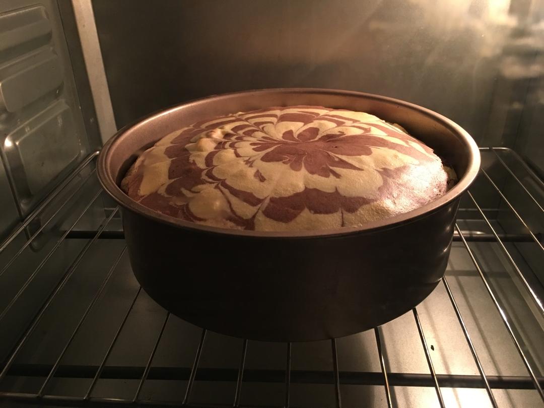 双色拉花戚风蛋糕