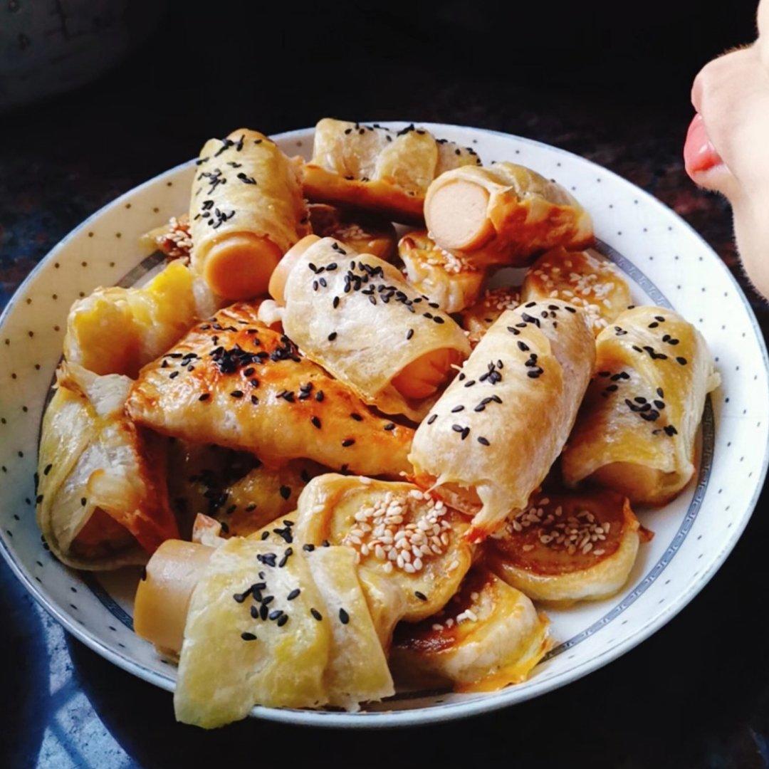 香肠酥皮卷：手抓饼皮还能这样吃，不用和面快速搞定早餐