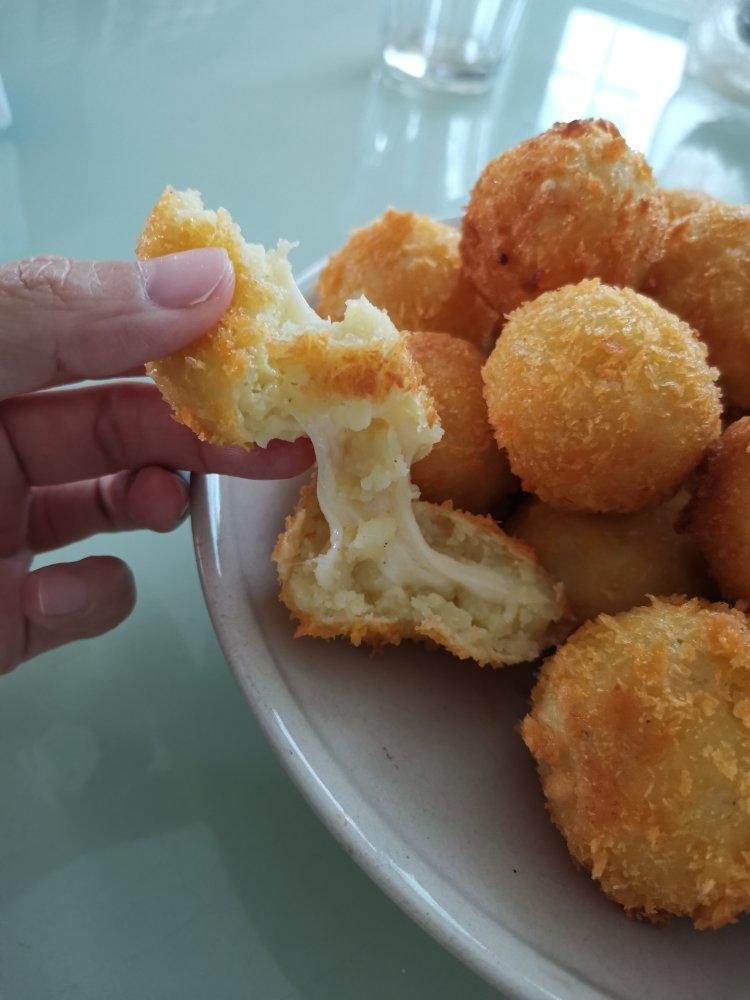 爆浆又拉丝的芝士土豆球！