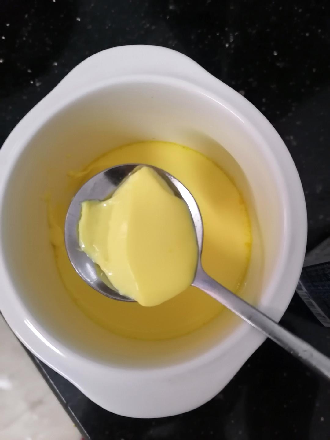 滋润嫩滑的牛奶炖蛋