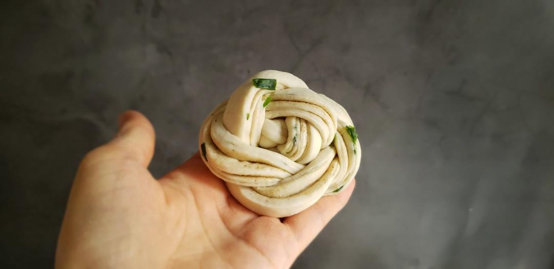 🌺椒盐葱香花卷🌺（操作简单，好吃又好看）