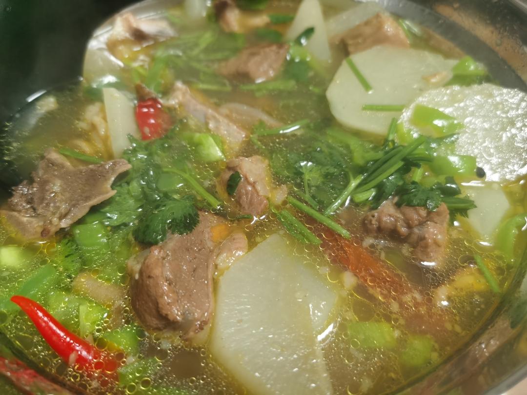 羊肉汤(炖萝卜)
