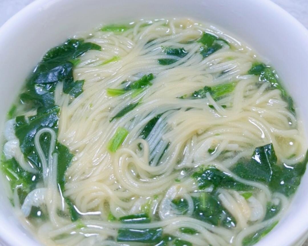 宝宝辅食:虾皮菠菜面的做法