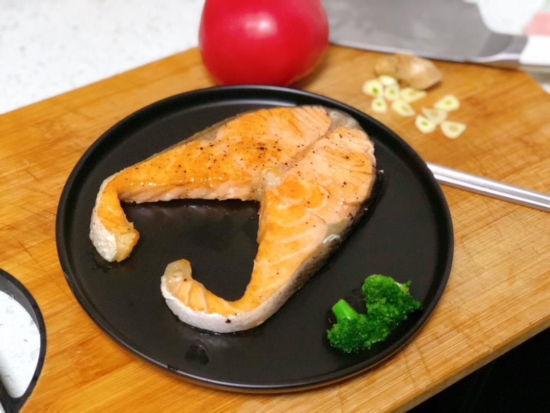 干煎三文鱼