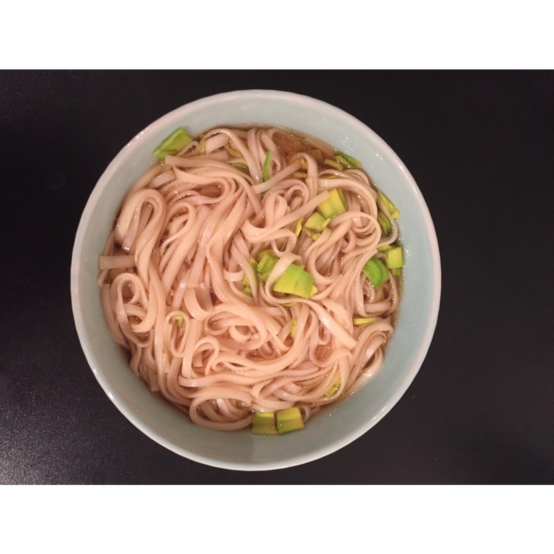 小葱麻油酱油面