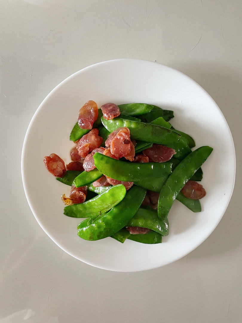 腊肠炒荷兰豆