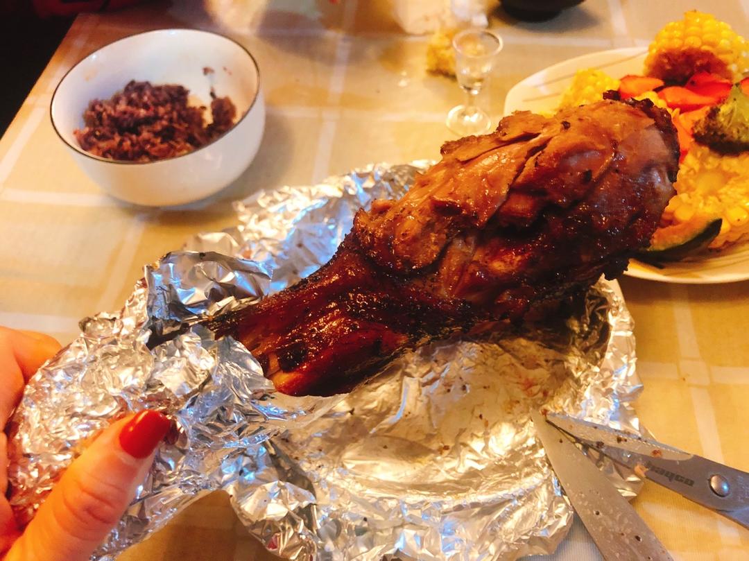 孜然蒜香烤羊腿