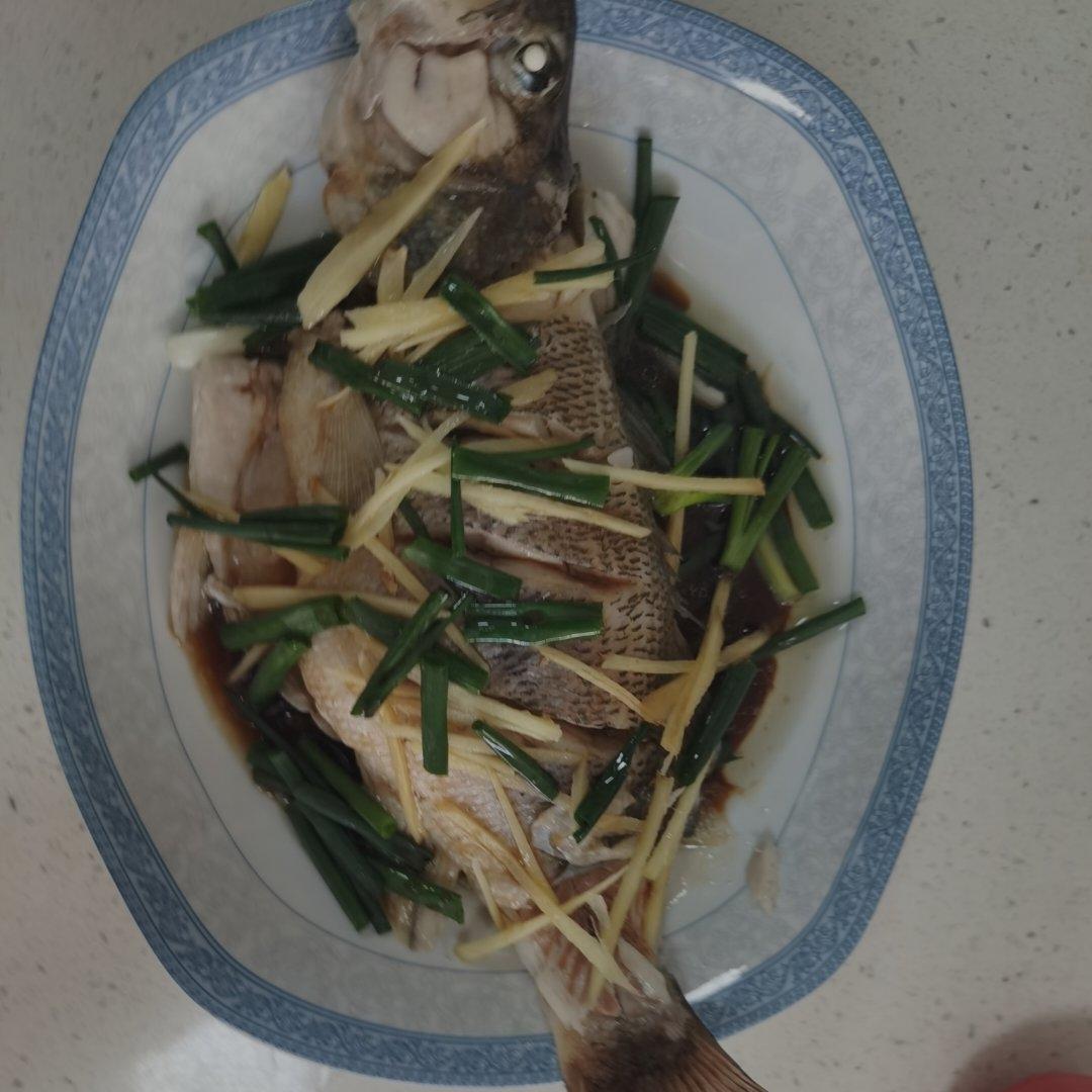 清蒸鲈鱼