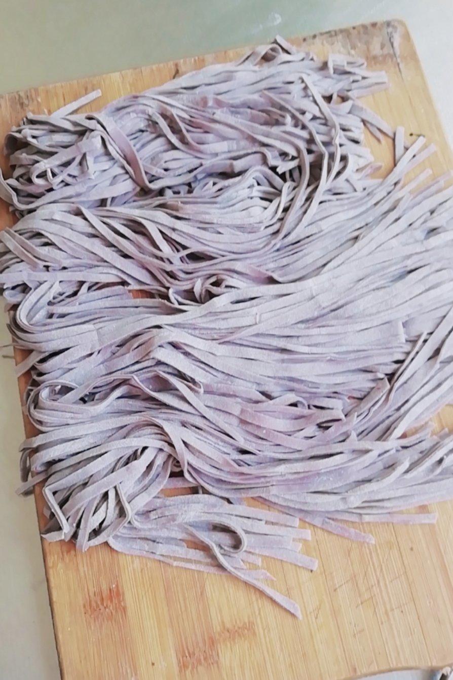手工面条之鸡蛋面条