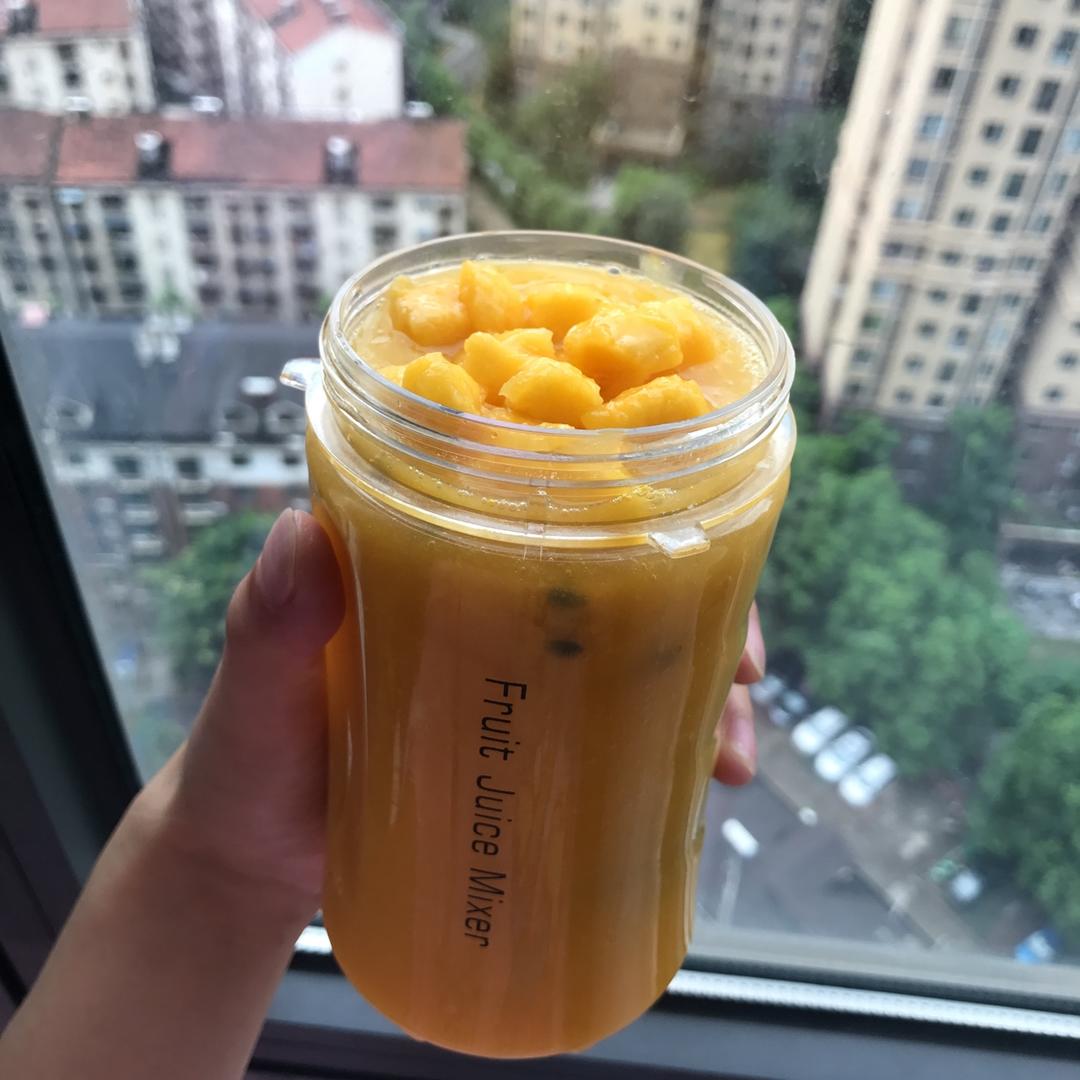 倾卿甜品做的百香果芒果汁