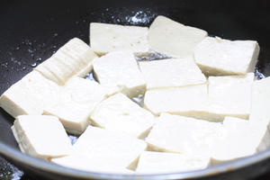 蒜苗烧豆腐的做法 步骤5