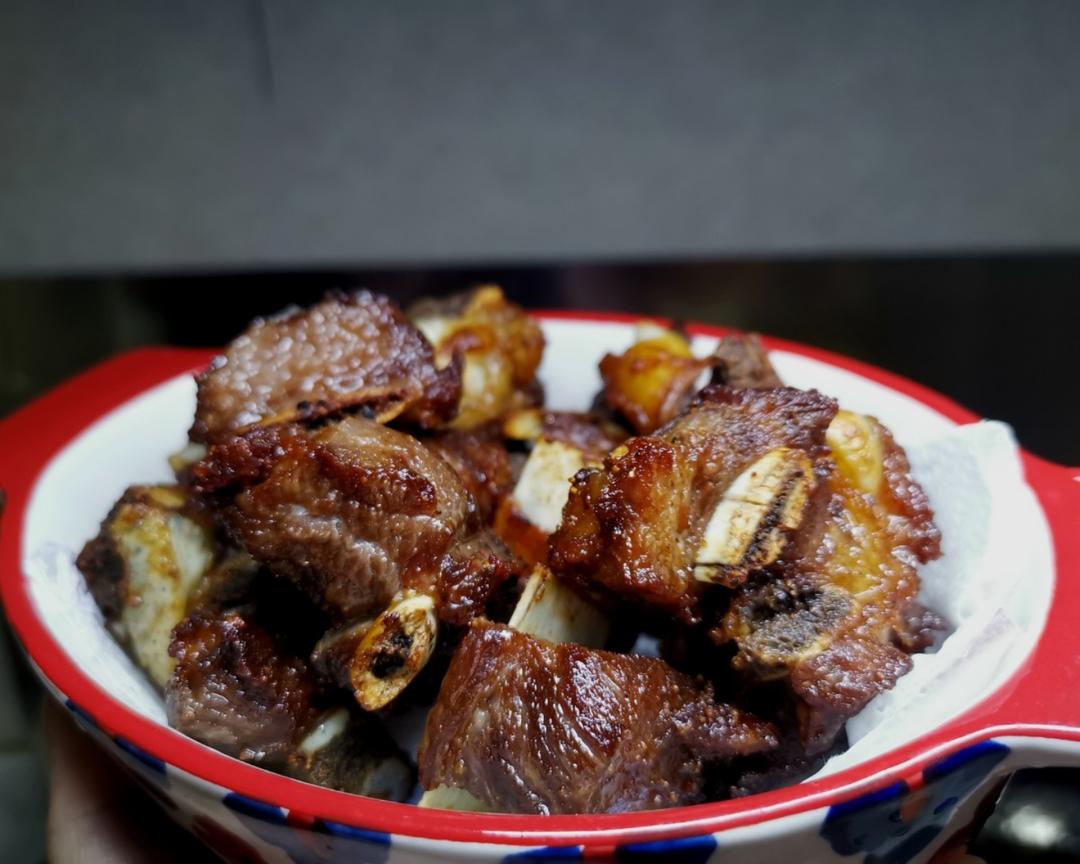 炸牛排骨的做法