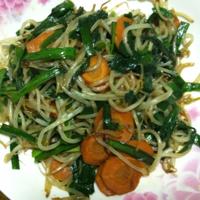 韭菜炒豆芽