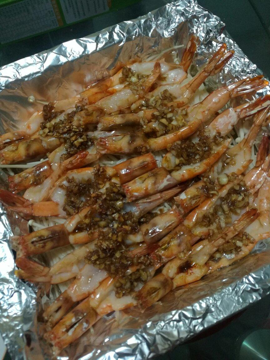 蒜蓉金针菇烤花蛤虾