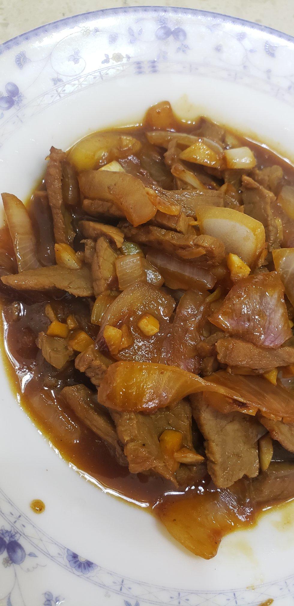 孜然洋葱炒牛肉粒