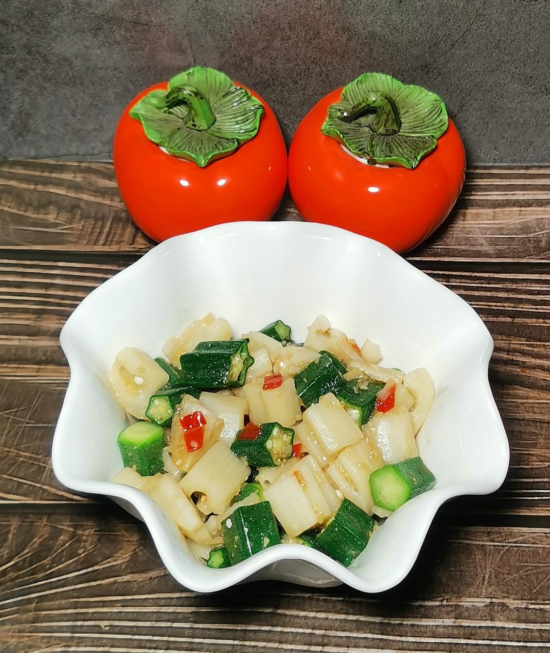 『秋葵拌藕丁』