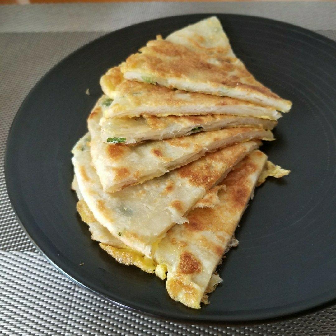 鸡蛋葱油饼                  （更新饼坯保存方法）