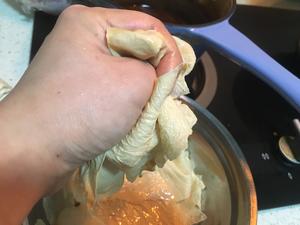 鸡毛菜（小青菜）炒腐皮的做法 步骤2