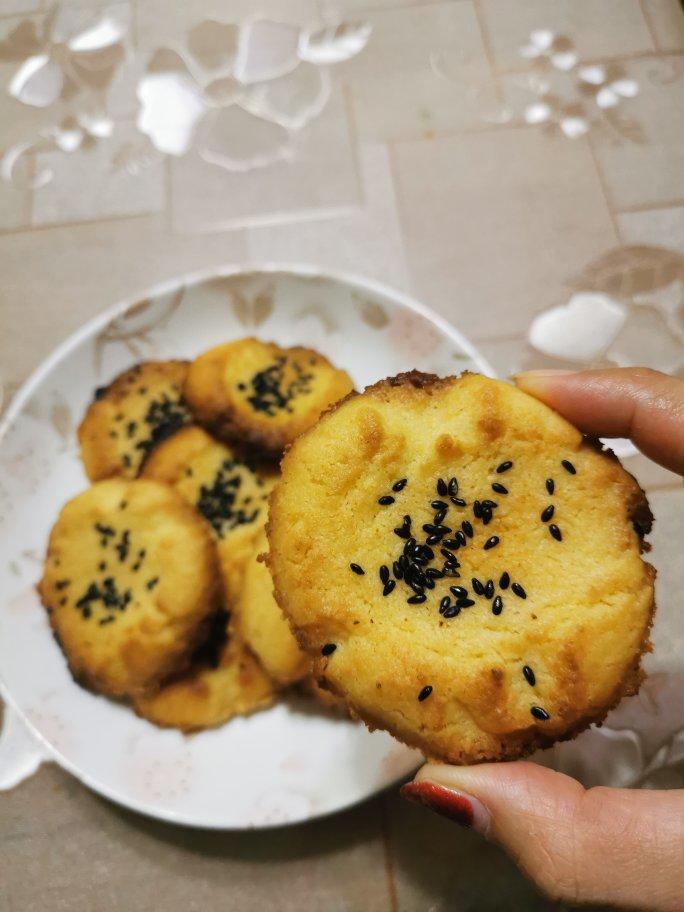轻轻一按就碎掉的原味桃酥（不输猪油版）