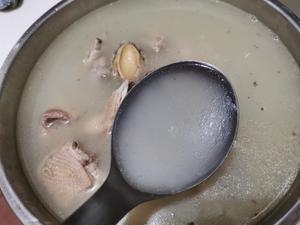 鲜美大补的鲍鱼炖鸡汤的做法 步骤5