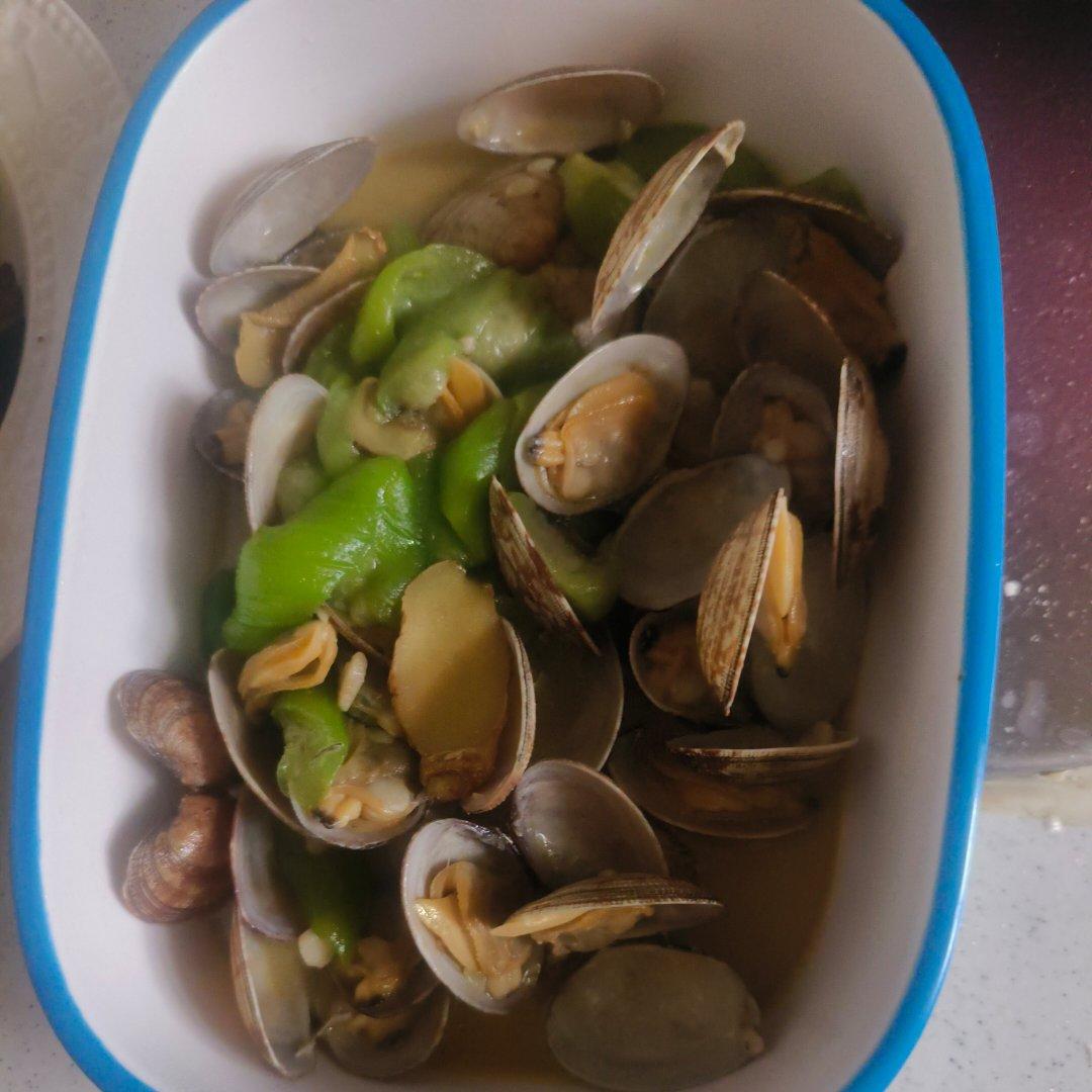 鲜掉眉毛的丝瓜炒花蛤，汤汁拌饭也是超级无敌！！