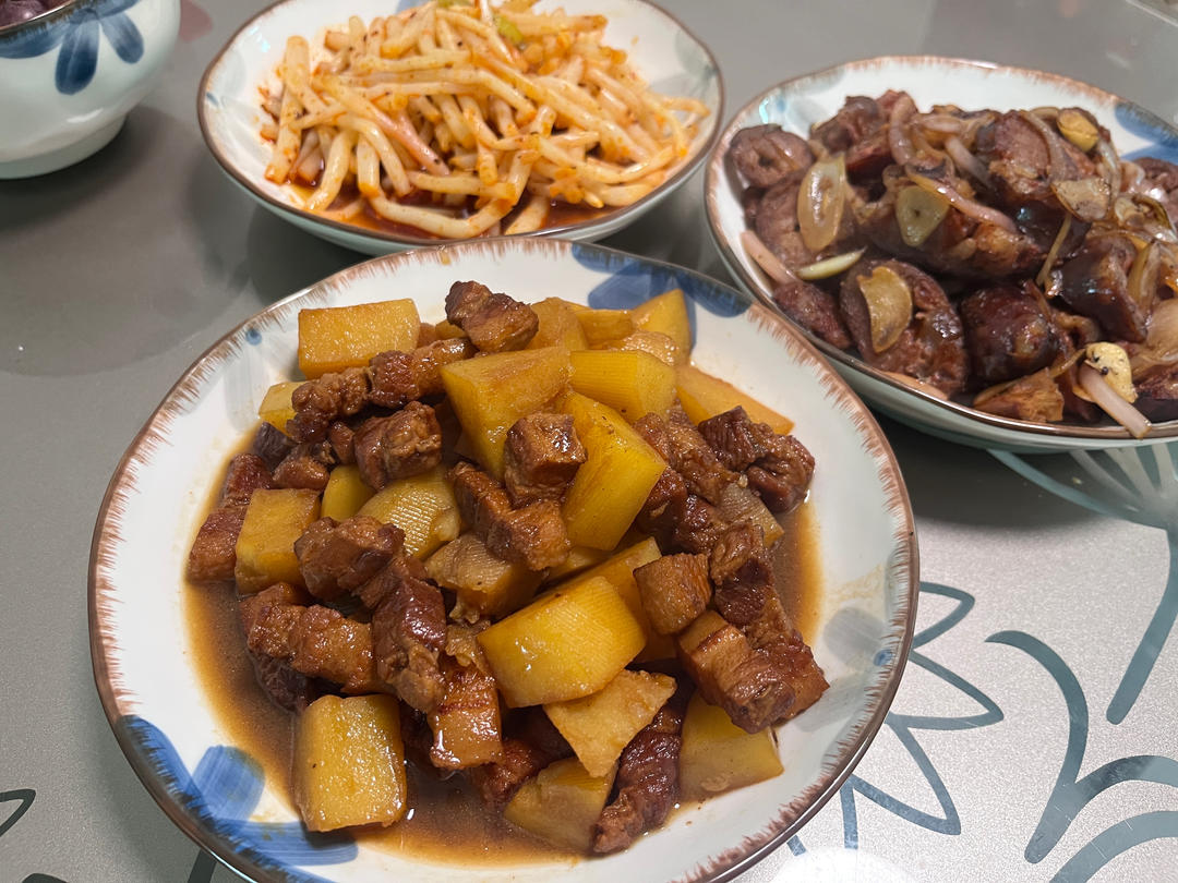 红烧肉炖土豆（丝毫不腻）