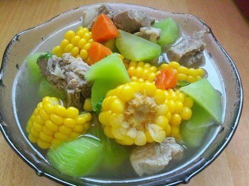 玉米莴笋排骨汤的做法