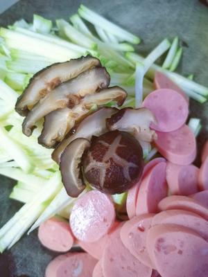 韩式辣白菜肥牛拌饭（简易石锅拌饭）的做法 步骤2