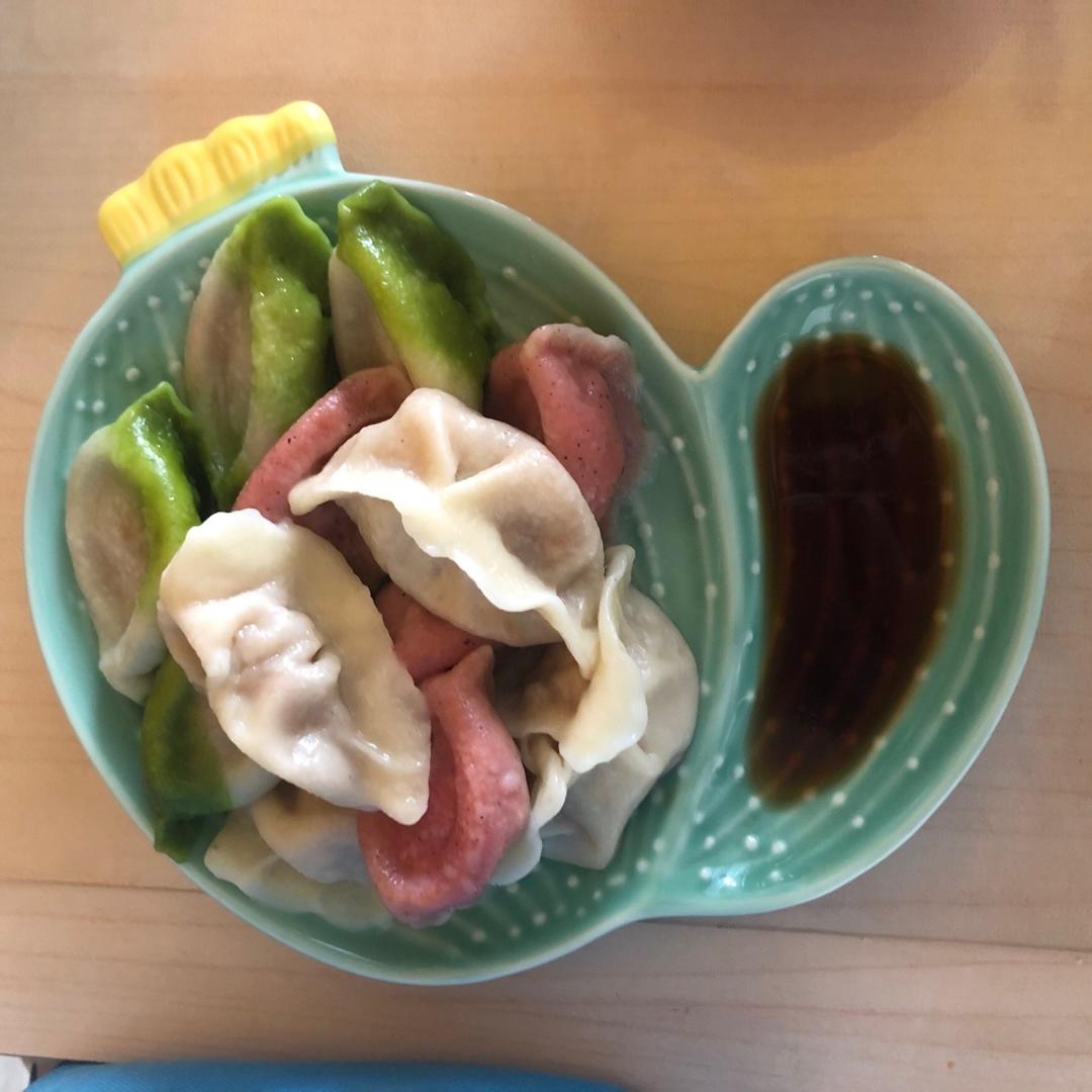 软萌的白菜饺子