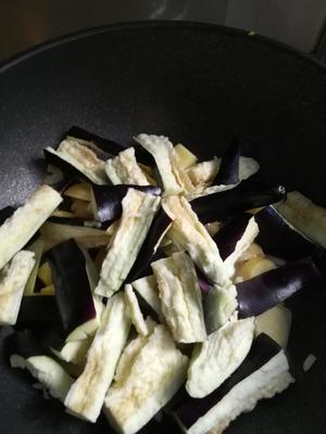 减脂餐，低油好吃的土豆炖茄子的做法 步骤5