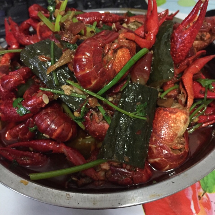 吮指回味十三香啤酒小龙虾