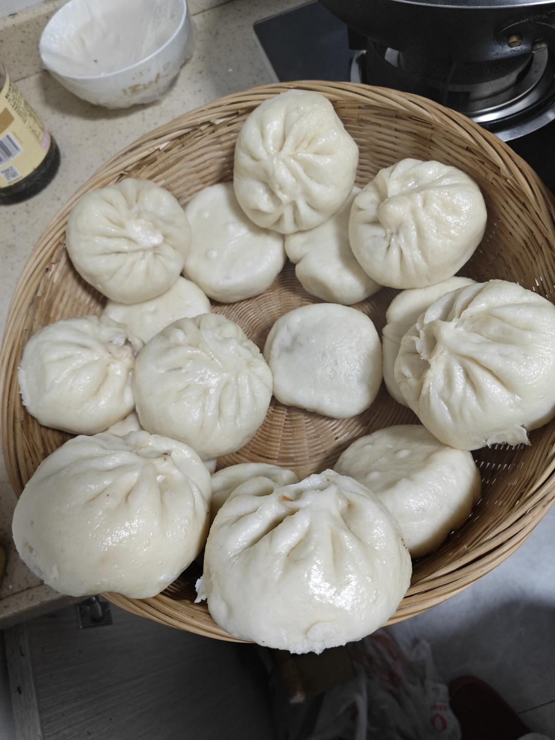 鲜美多汁的洋葱牛肉包子
