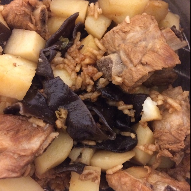 喷香排骨焖饭（爆好吃）