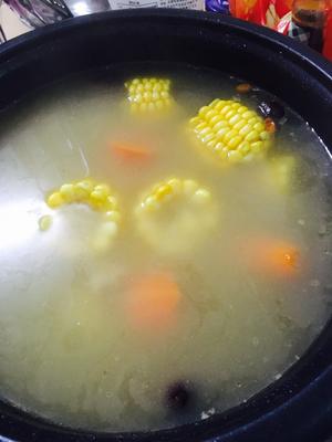 排骨淮山玉米汤的做法 步骤2