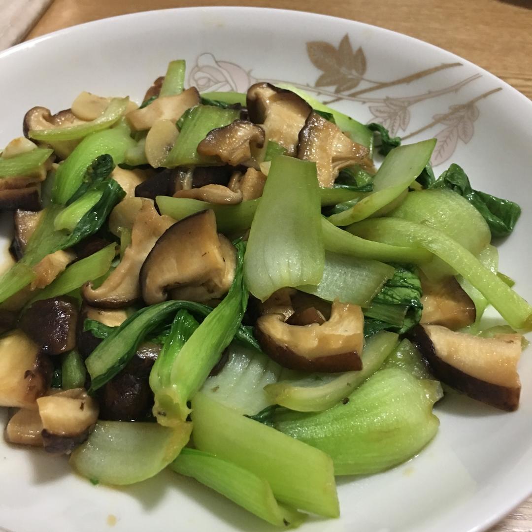 老丁的私房菜-香菇炒油菜