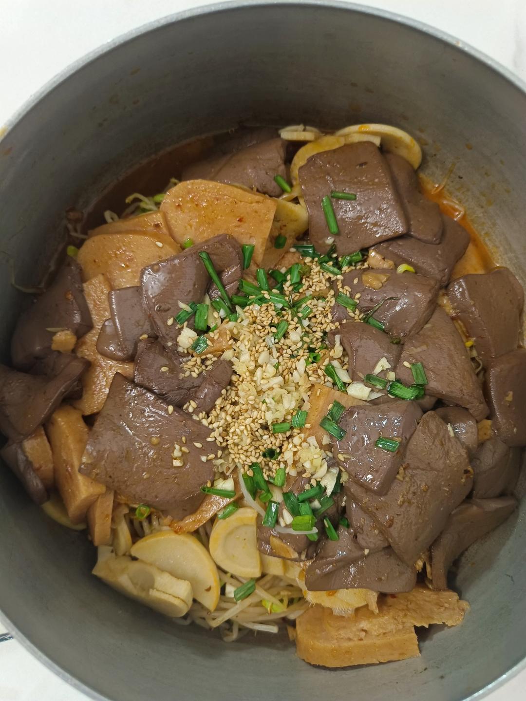 冒鸭血