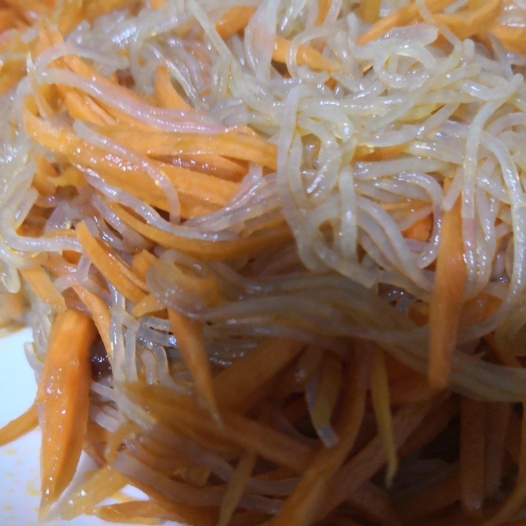 凉拌三丝(豆腐皮粉丝胡萝卜版)