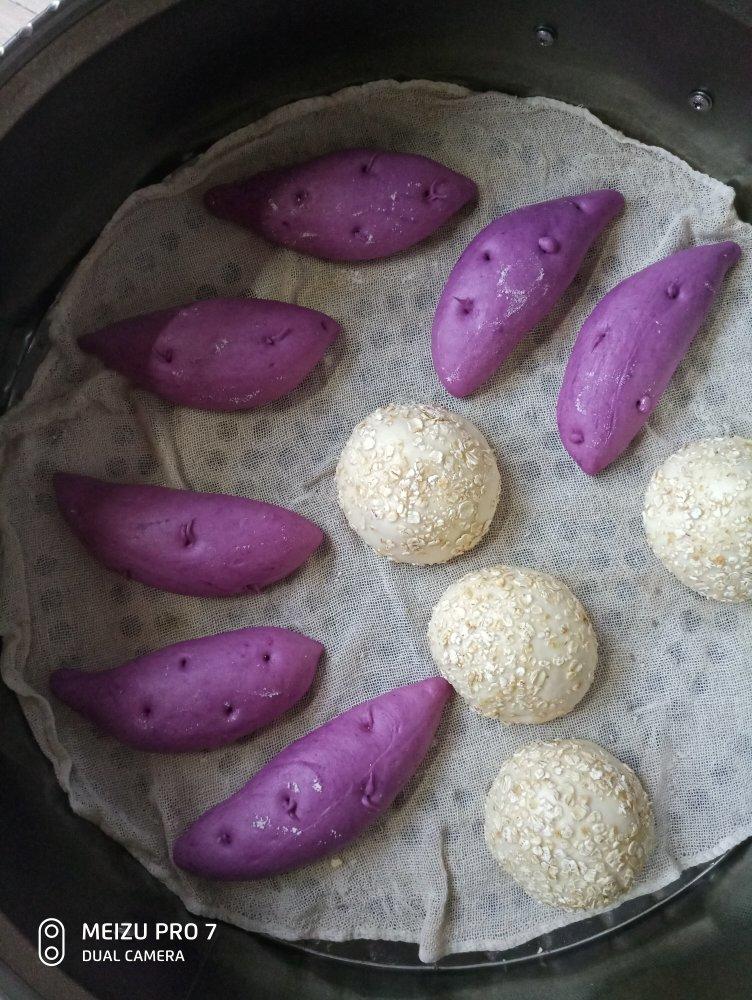 沙地里刚刚挖出来的紫薯馒头