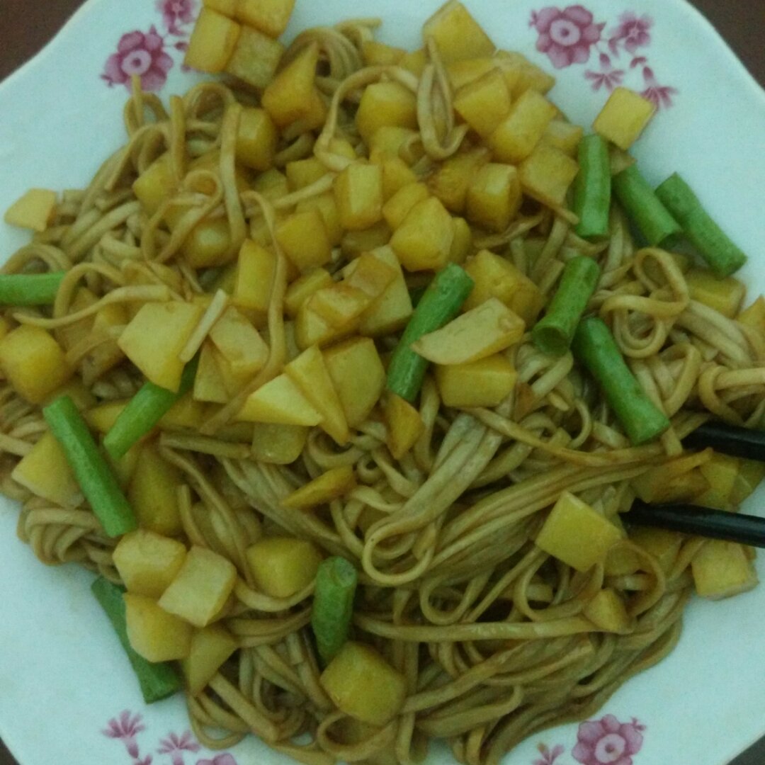 土豆焖面