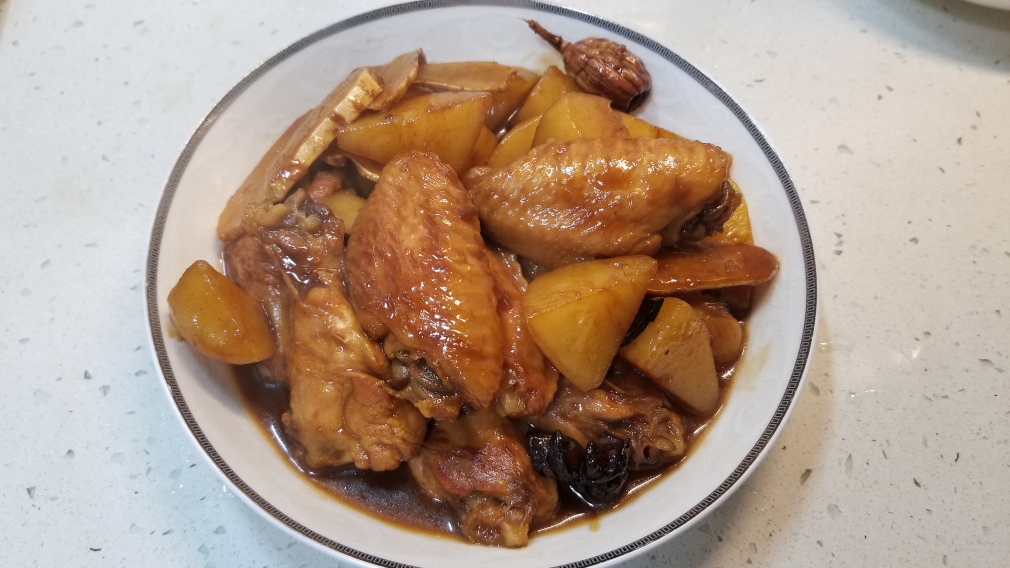 传统家常菜 红烧鸡翅炖土豆的做法