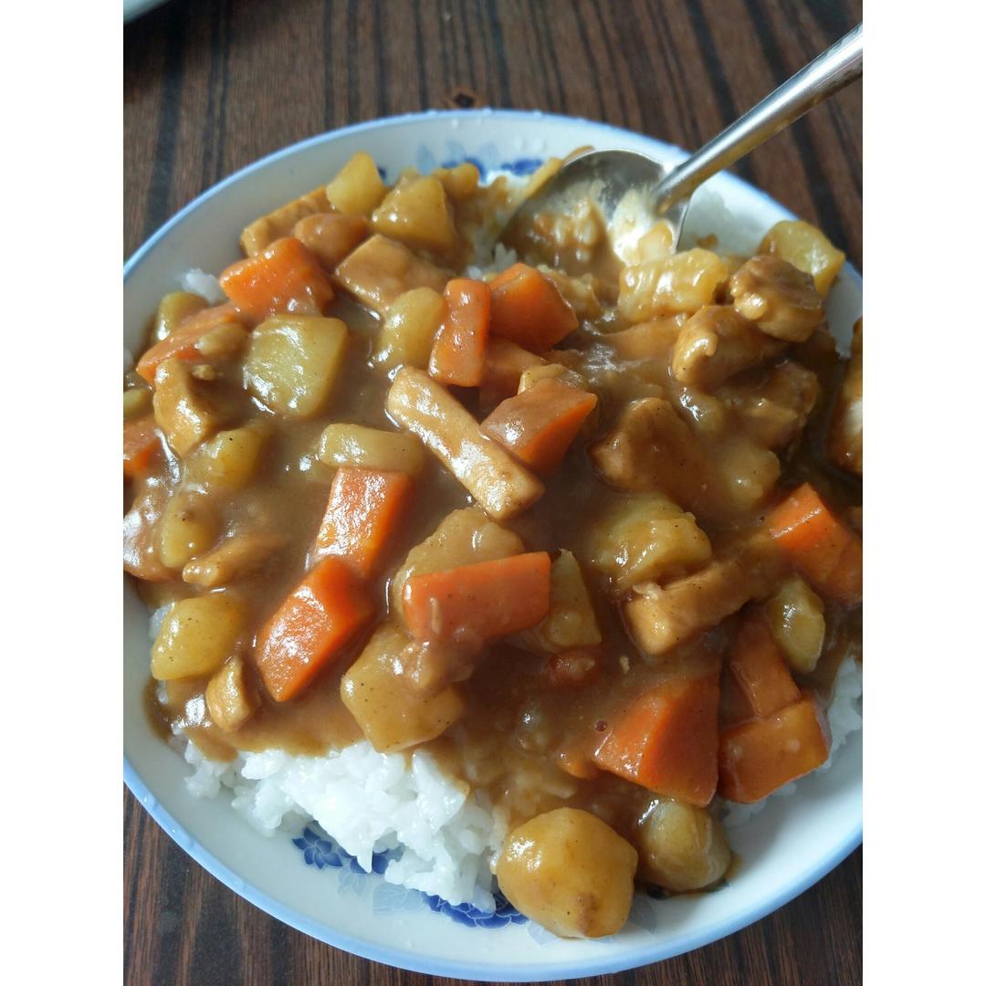 咖喱鸡块饭
