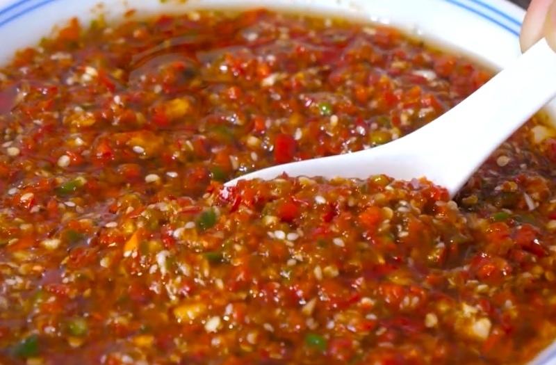 自制辣椒酱   牛肉酱  料油的制作   无油辣椒酱   黄豆西瓜酱